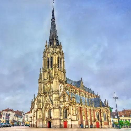 Photo de l'église de Tourcoing pour illustrer le dépigeonnage dans la ville de Tourcoing et ses alentours.